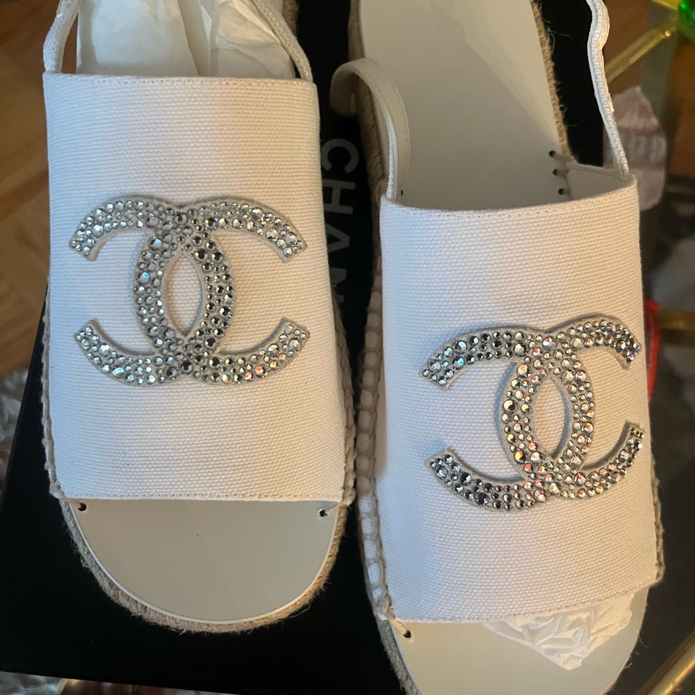 CHANEL White Espadrilles with Iconic CC Logo
